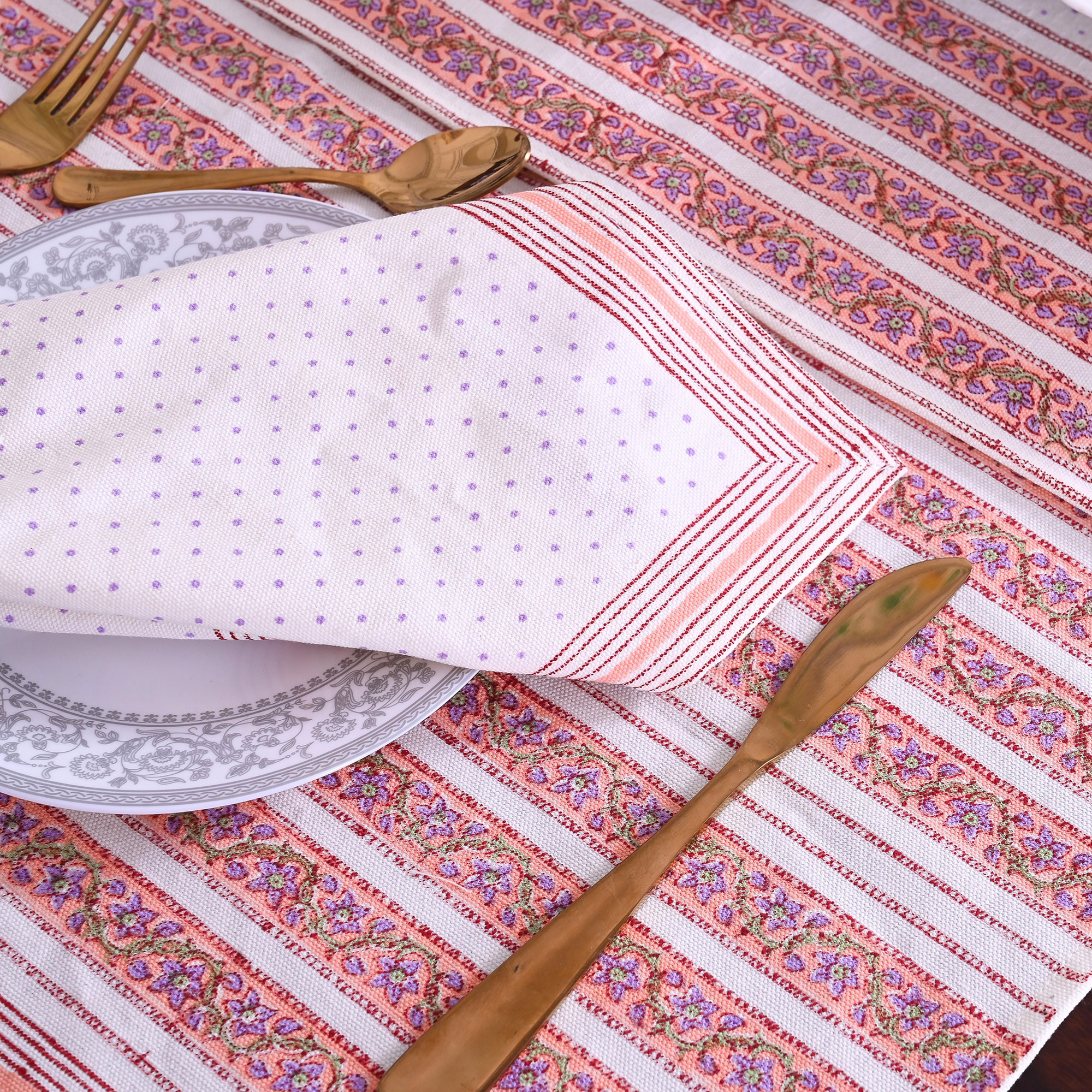 Table Linen Design - Pink Mesh